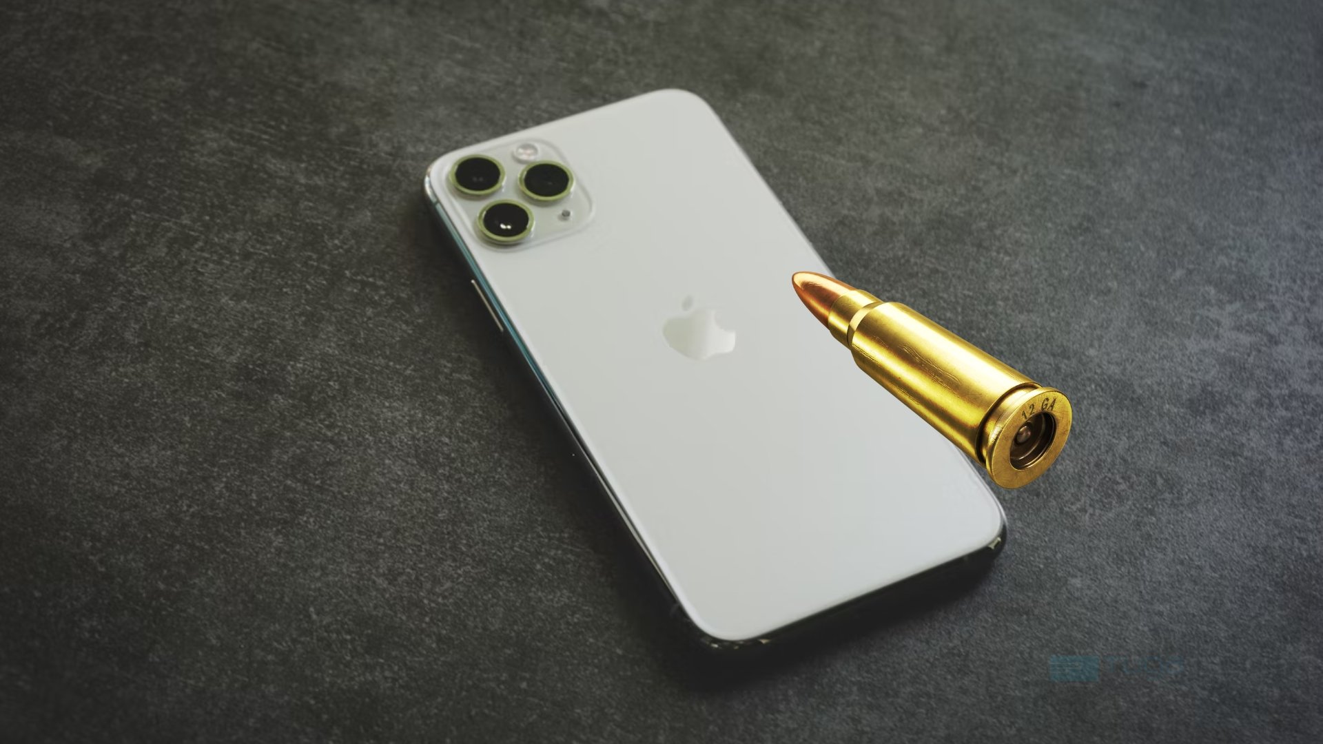 iPhone sobre bala