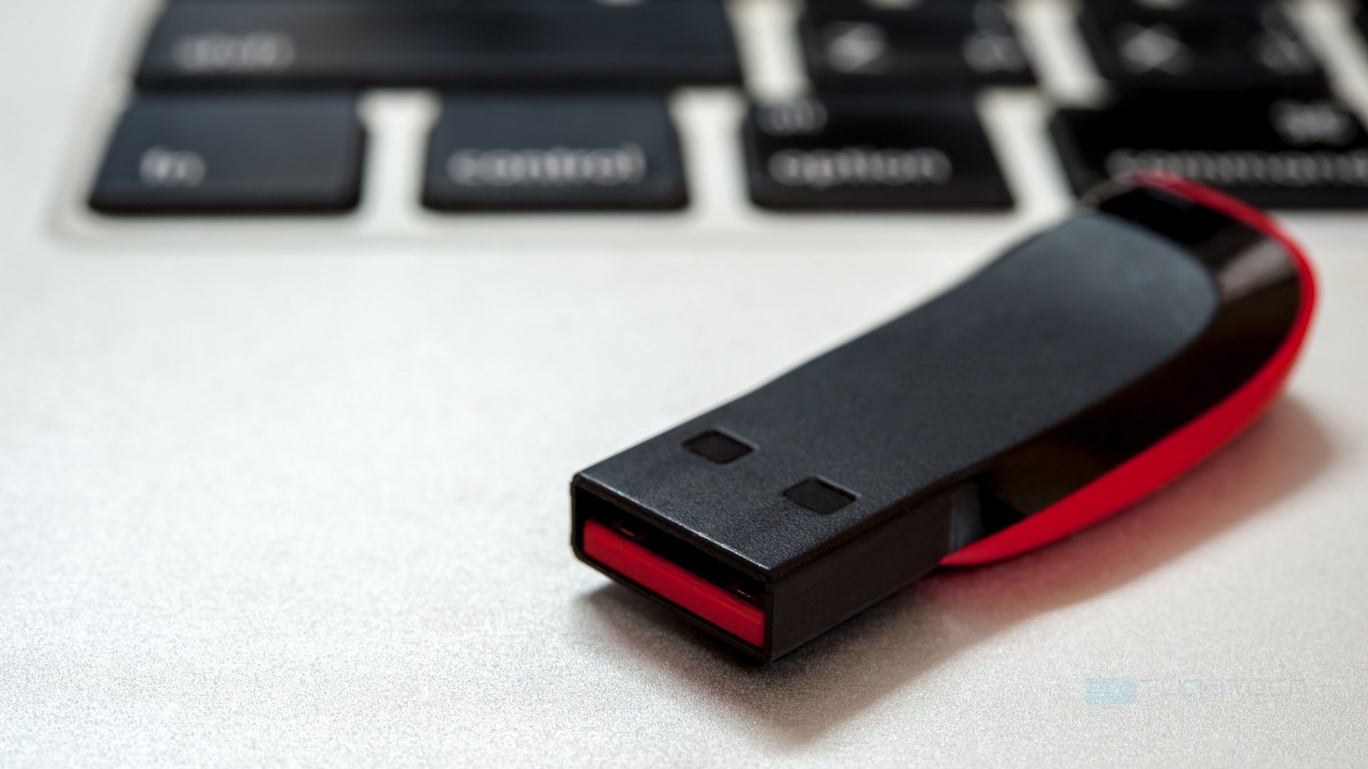 Esquemas de scam agora usam pens USB para enganar as vítimas