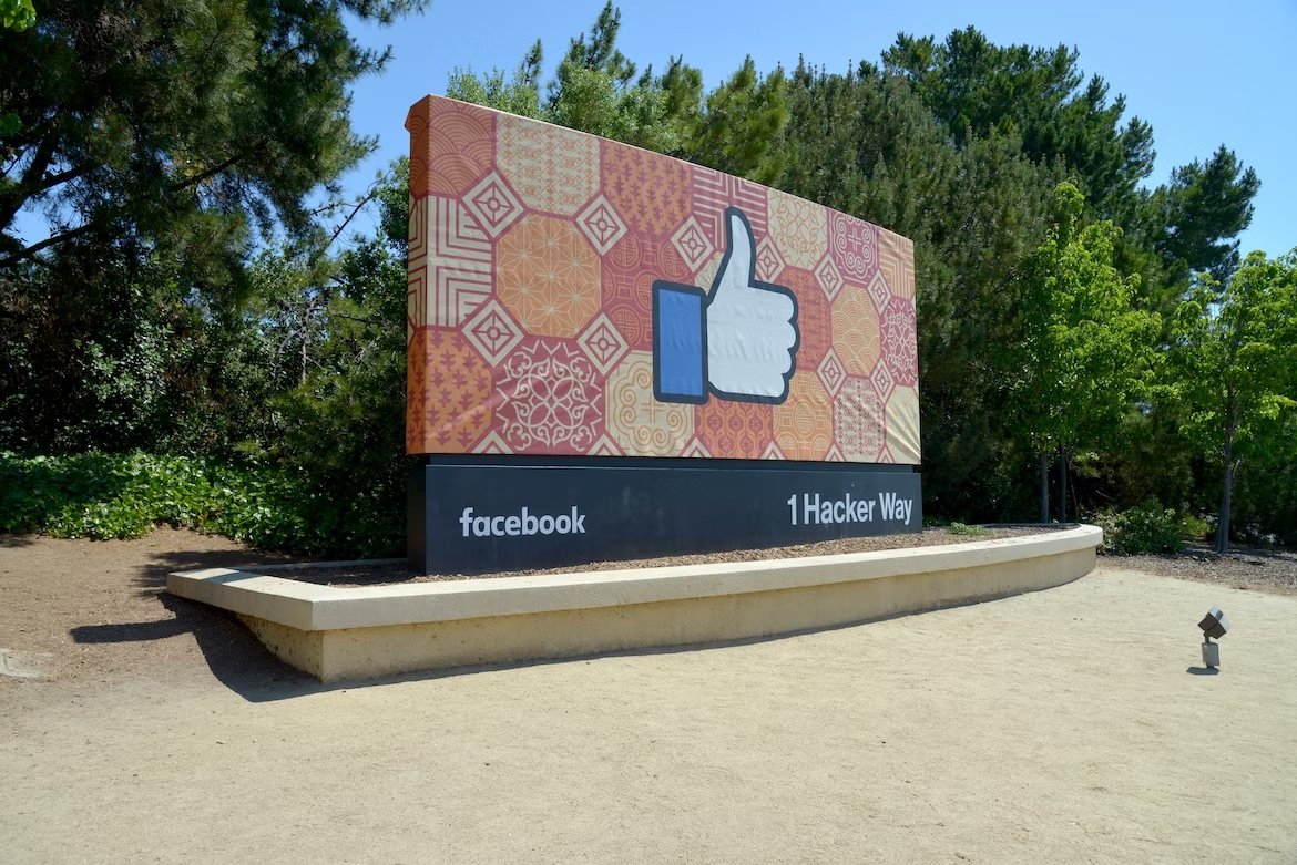 Facebook entrada na sede da empresa