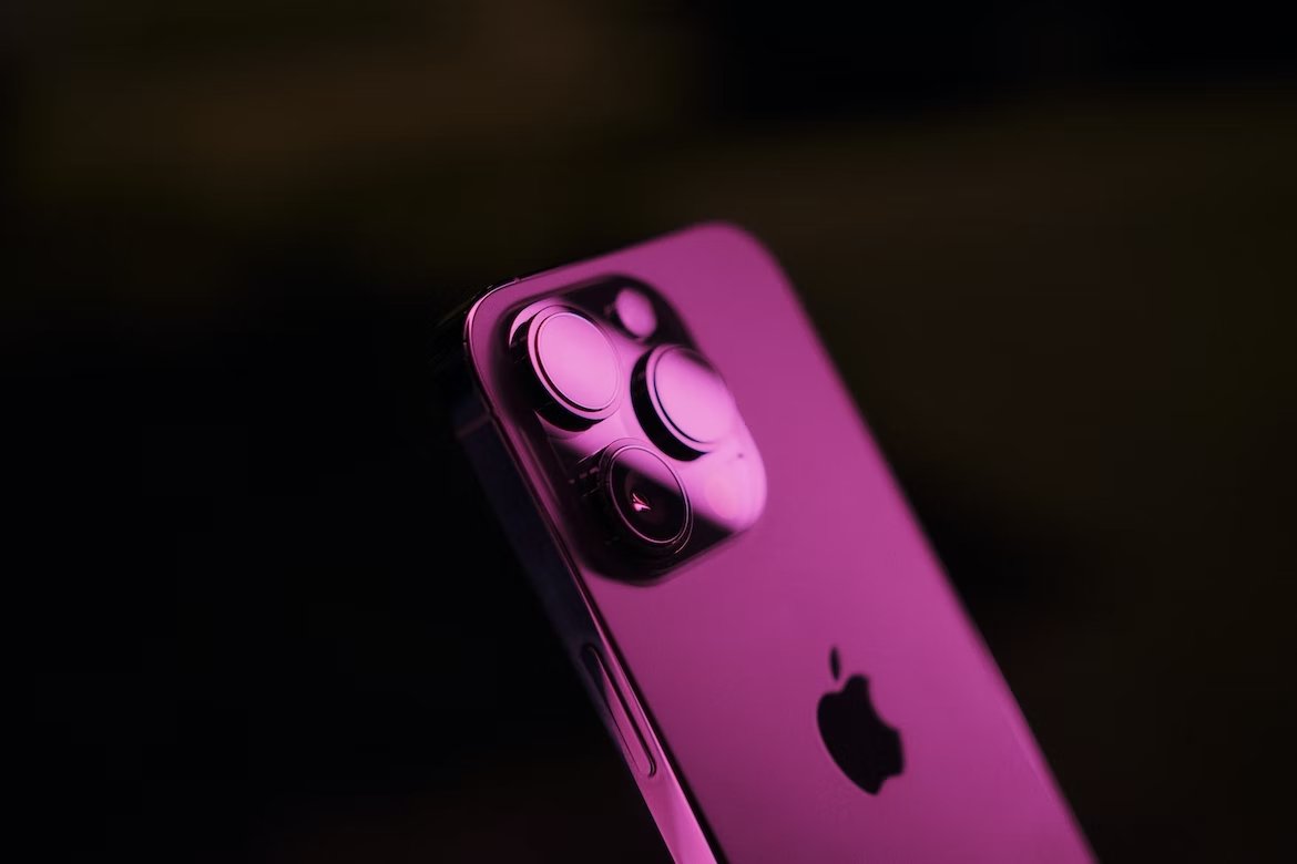 Apple iPhone 14 com câmara traseira