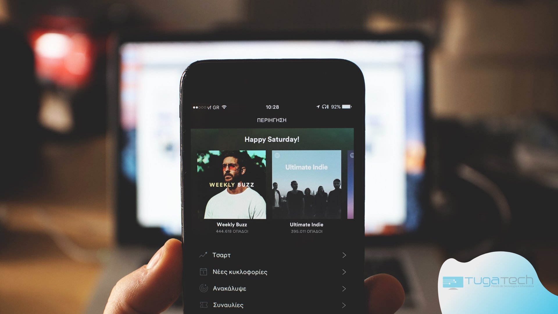 Spotify sobre app em smartphone